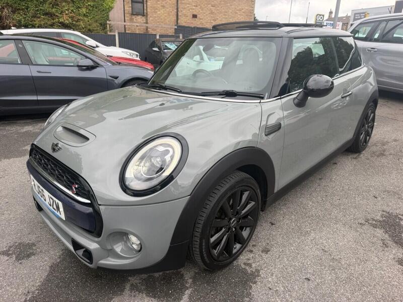 Mini Cooper view 5