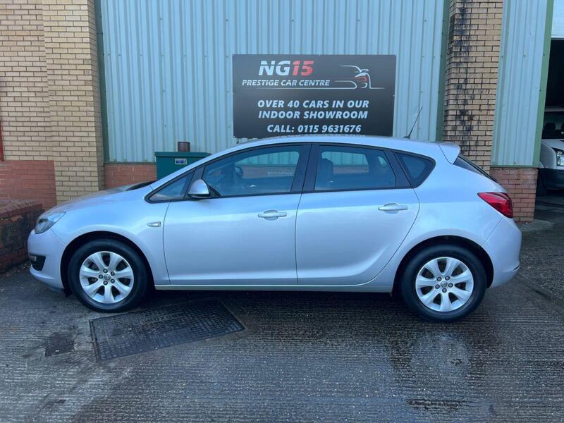 Vauxhall Astra view 4