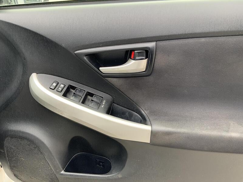 Toyota Prius view 19