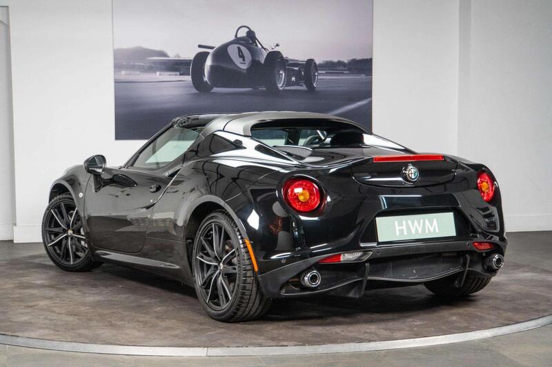 Alfa Romeo 4C view 2