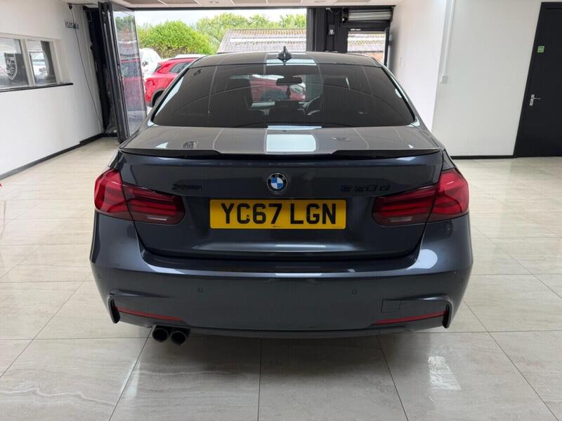 BMW 3 Series view 4