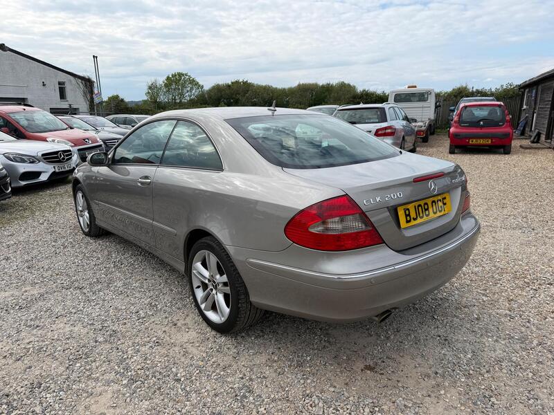 Mercedes-Benz CLK view 7