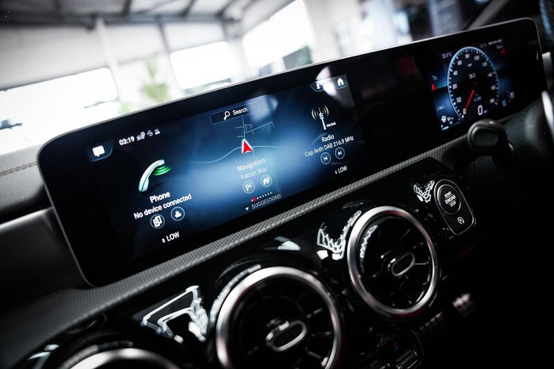 Mercedes-Benz Cla view 3
