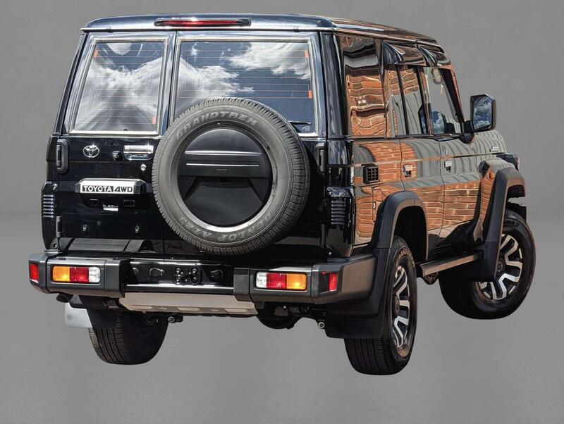 Toyota Land Cruiser view 6