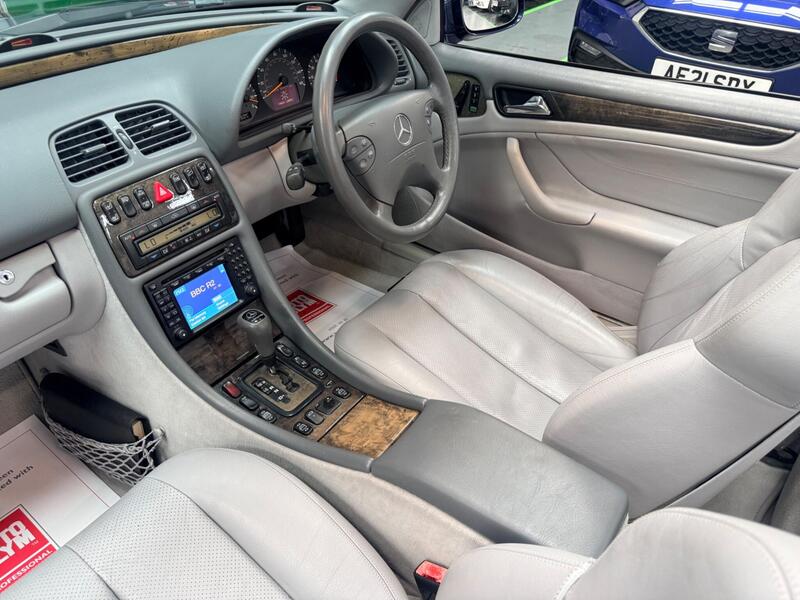 Mercedes-Benz CLK view 3
