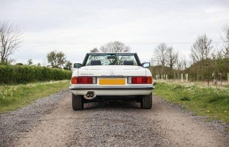 Mercedes-Benz 280 SL view 5
