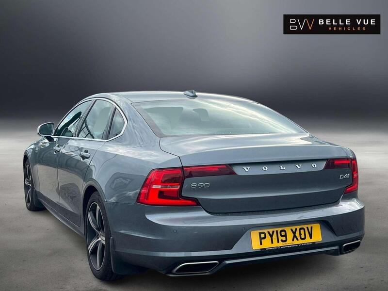 Volvo S90 view 3