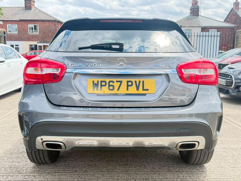 Mercedes-Benz Mercedes-Benz GLA view 6