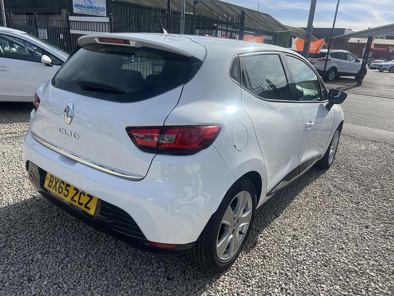 Renault Clio view 6
