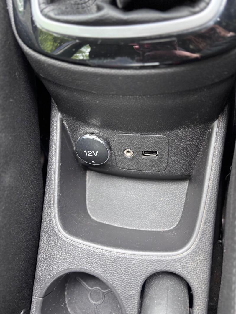 2014 Ford Fiesta — photo 19