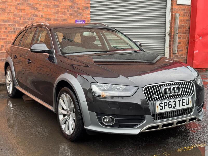 Audi A4 view 4