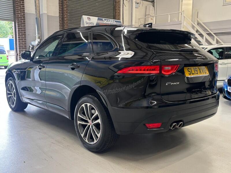 Jaguar F-Pace view 7