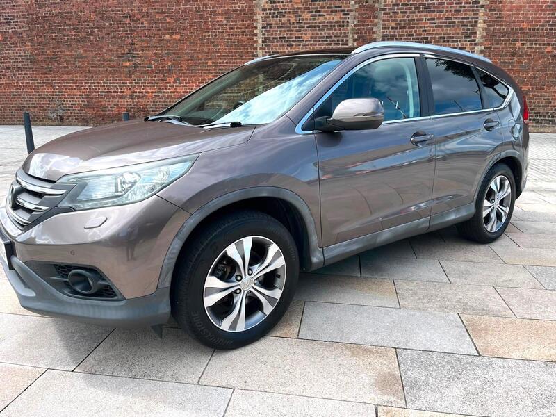 Honda CR-V view 3