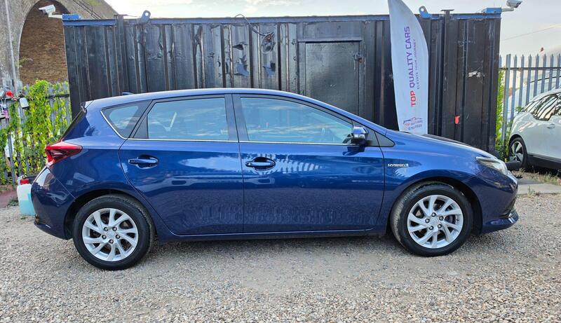 Toyota Auris 1.8 VVT-h Icon Tech CVT Euro 6 (s/s) 5dr thumbnail 5