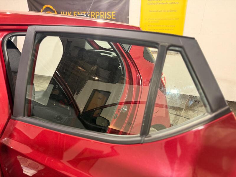2017 Hyundai i10 — photo 26