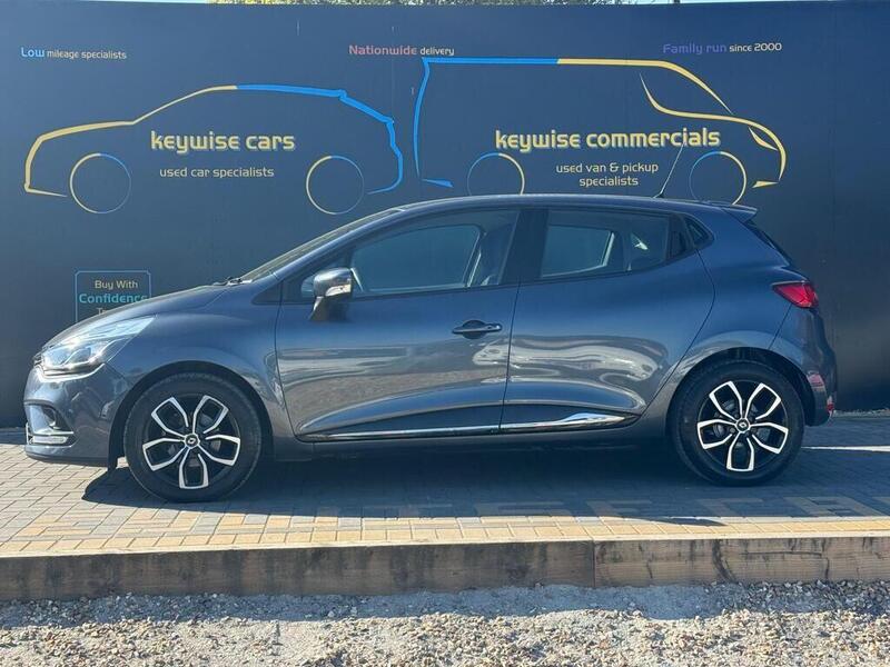 Renault Clio view 2