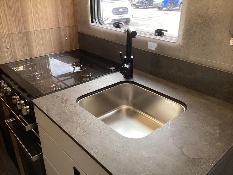 Auto-Trail Imala 736 G — image 21