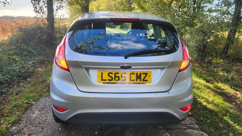 2015 Ford Fiesta — photo 8