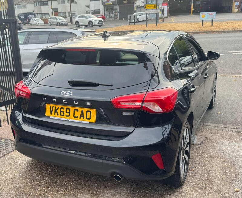 Ford Focus view 6