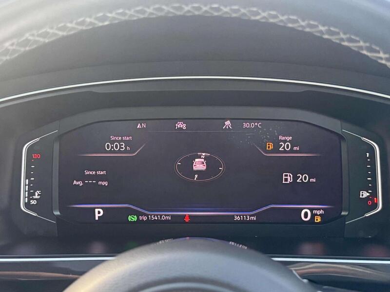 Volkswagen Tiguan view 5