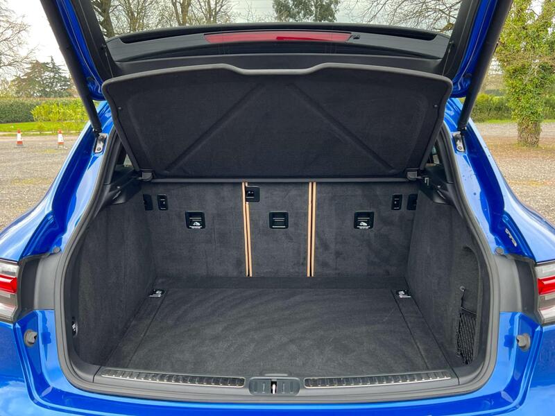Porsche Macan view 5