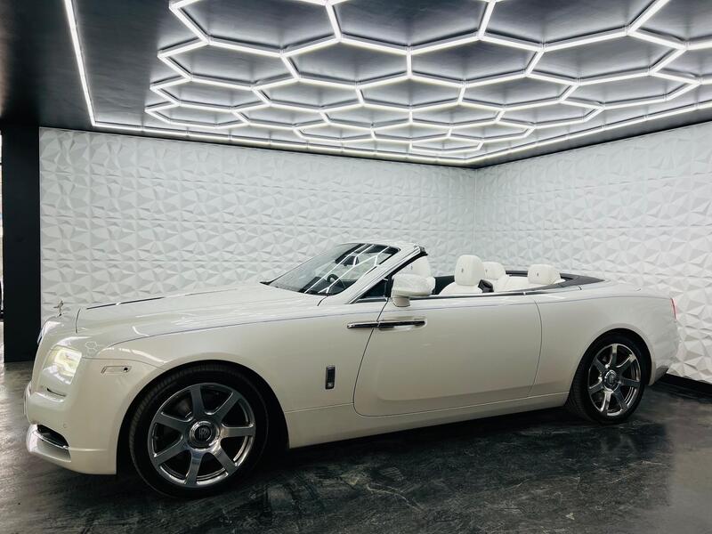 Rolls-Royce Dawn view 22