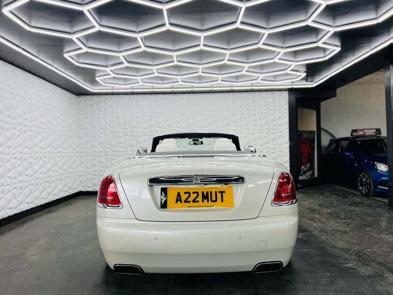Rolls-Royce Dawn view 25