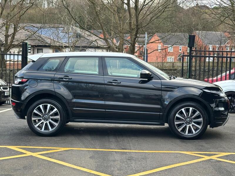 Land Rover Range Rover Evoque view 2