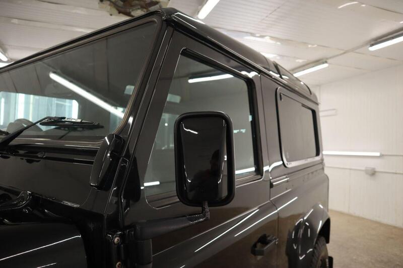 Land Rover Defender view 60