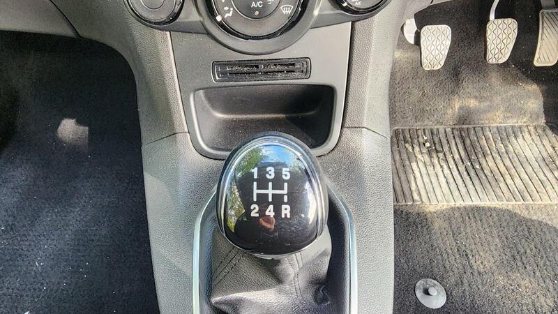 2014 Ford Fiesta — photo 38