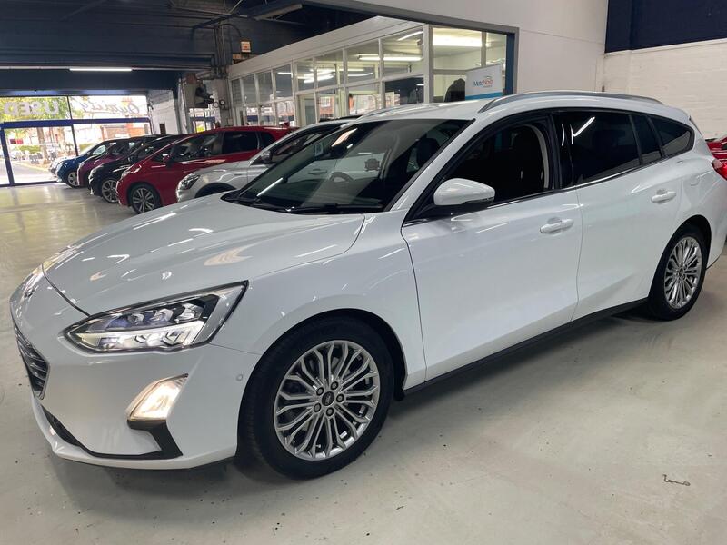 Ford Focus view 3