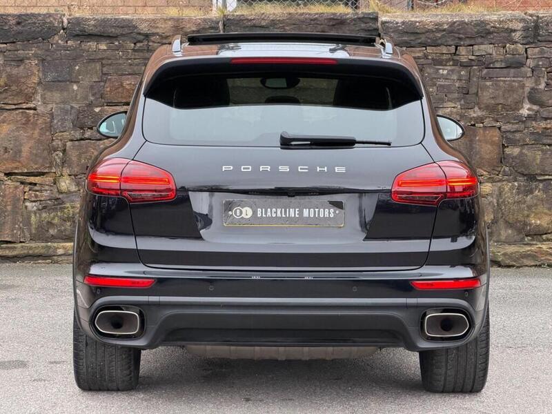Porsche Cayenne view 6