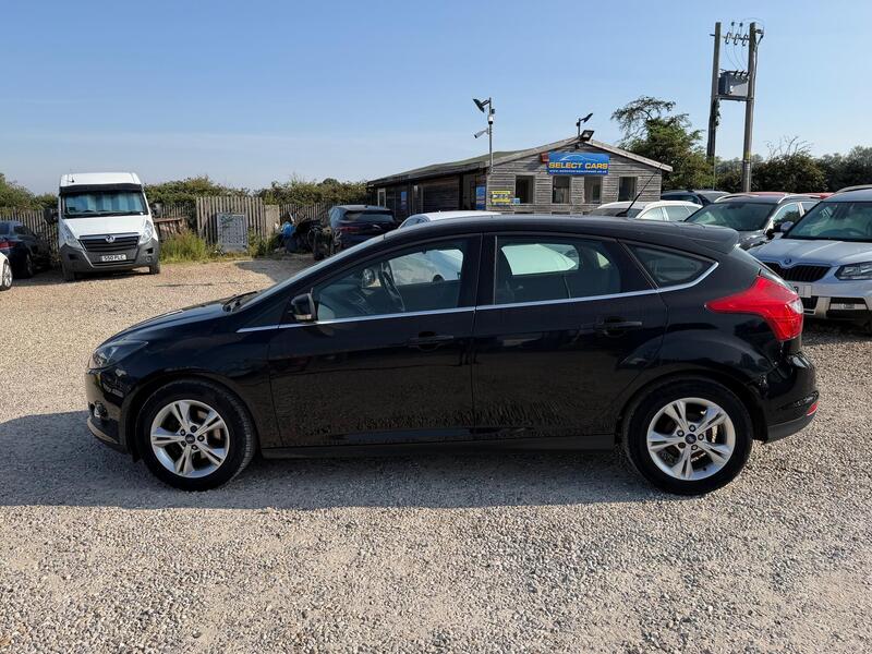 Ford Focus view 6