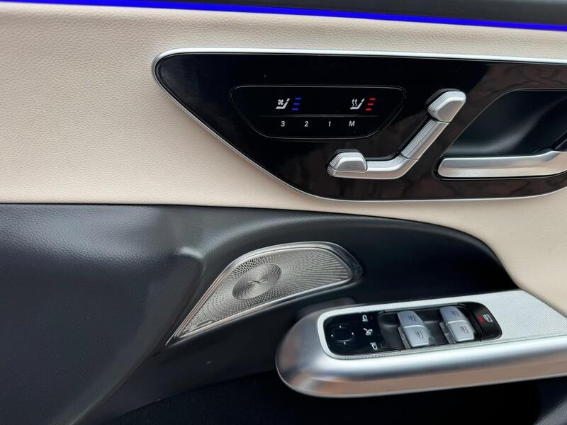 Mercedes-Benz E-Class view 7