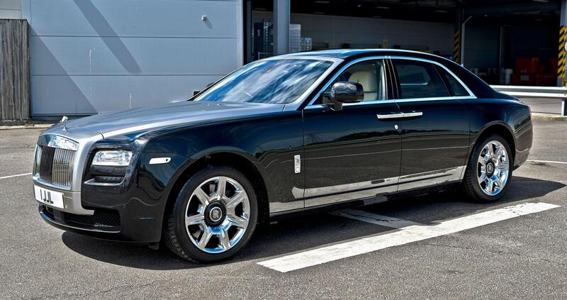 Rolls-Royce Ghost view 3