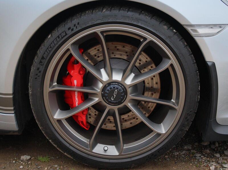 Porsche 911 view 121