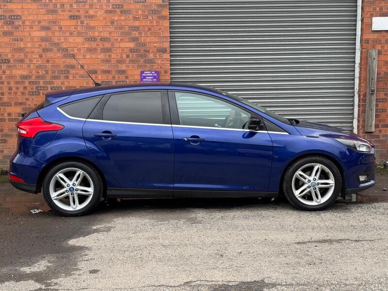 Ford Focus view 5