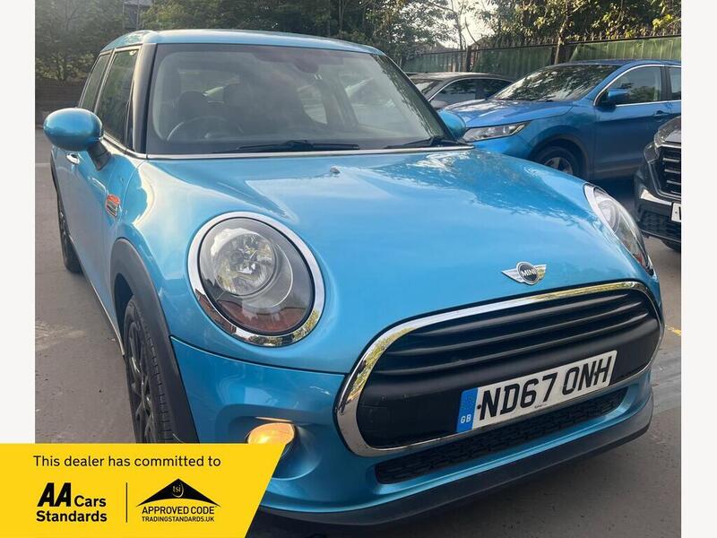 MINI Hatch — photo 1