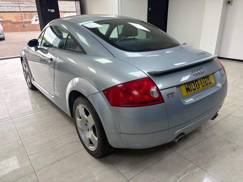 Audi Audi TT view 5