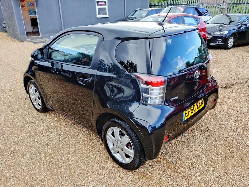 Toyota Iq view 6