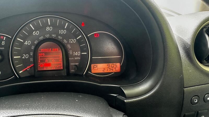 2016 Nissan Micra — photo 9