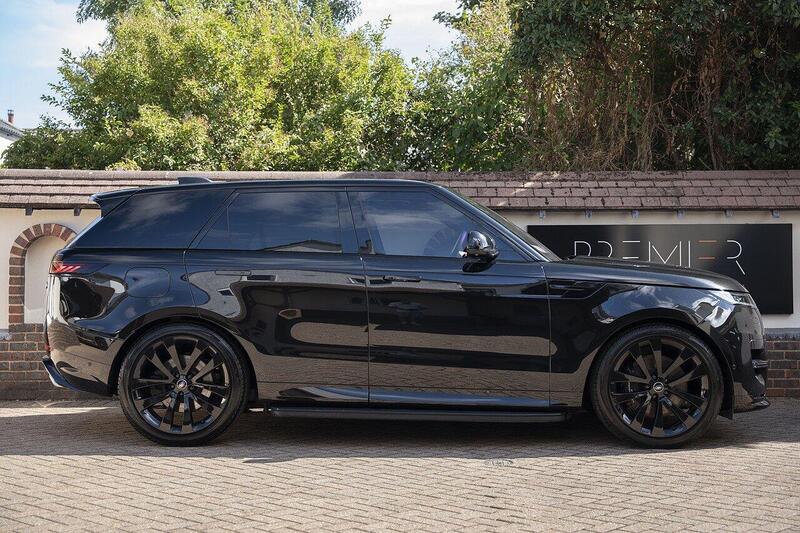 Land Rover Range Rover Sport view 3
