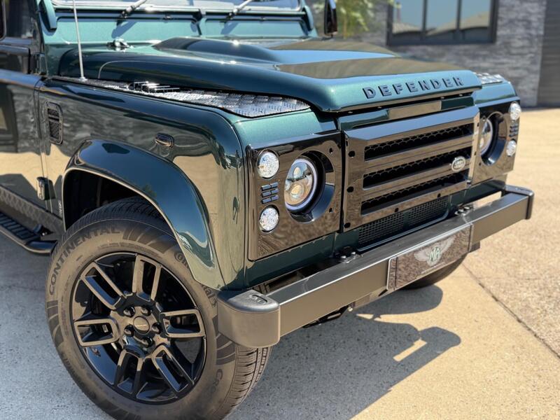 Land Rover Defender 110 view 6