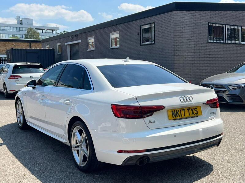 Audi A4 view 4