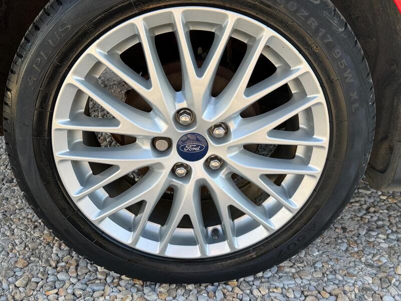 Ford Focus view 2