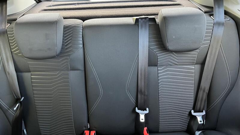 2013 Ford Fiesta — photo 39