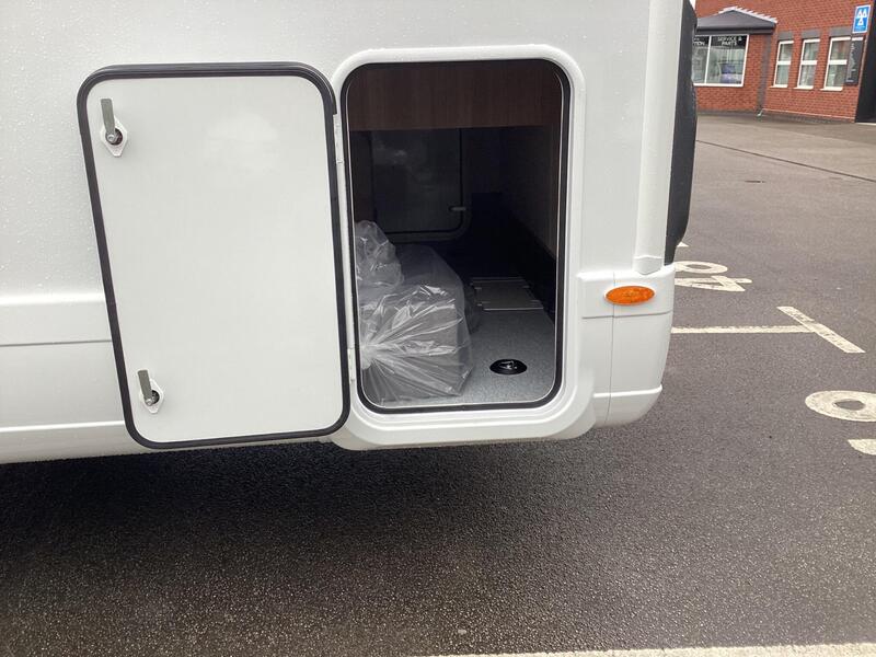 Auto-Trail Imala 730 — image 13