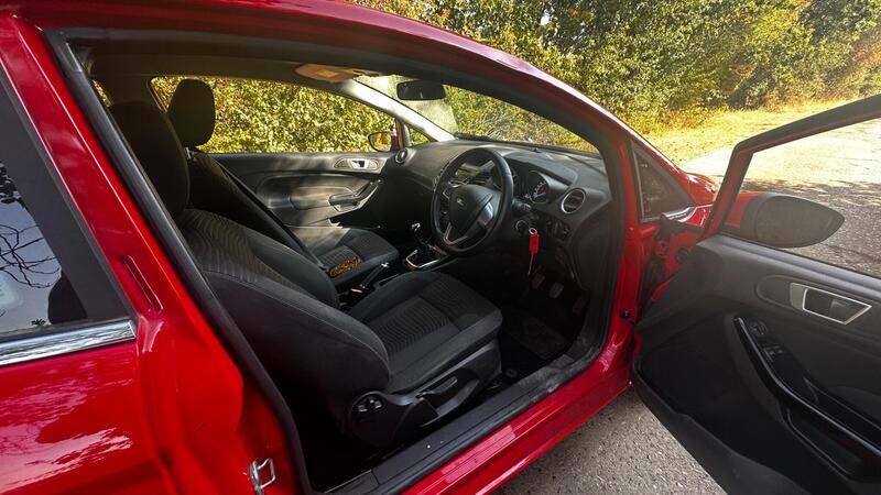 2014 Ford Fiesta — photo 6