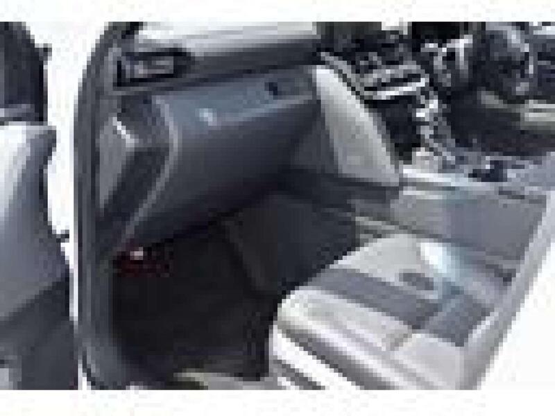 Toyota Land Cruiser view 3