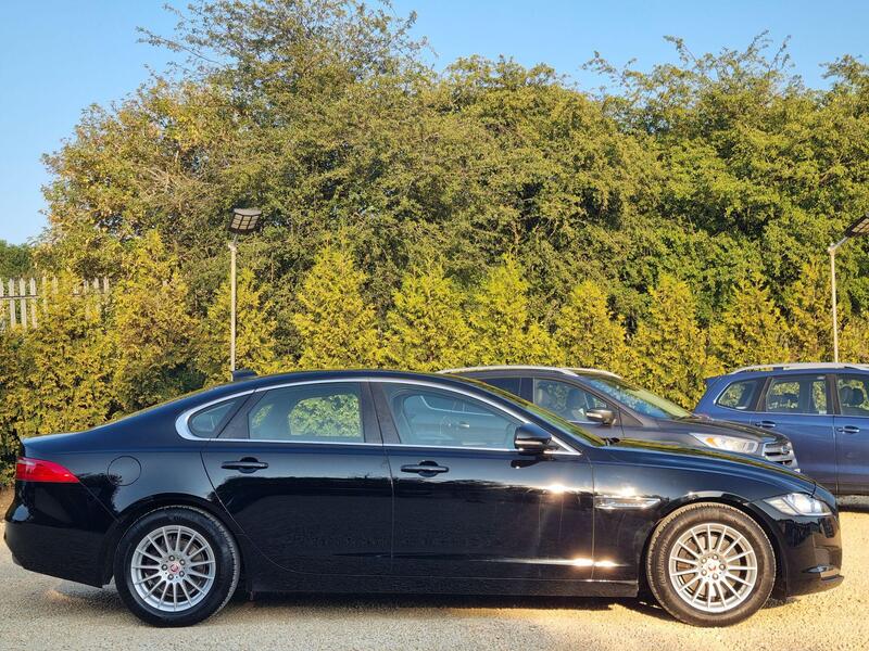 Jaguar XF view 6